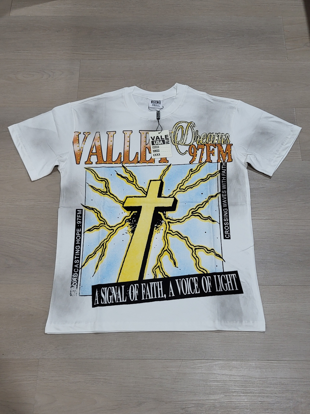 White Vale Short Sleeve Graphic Cross Tee Size M